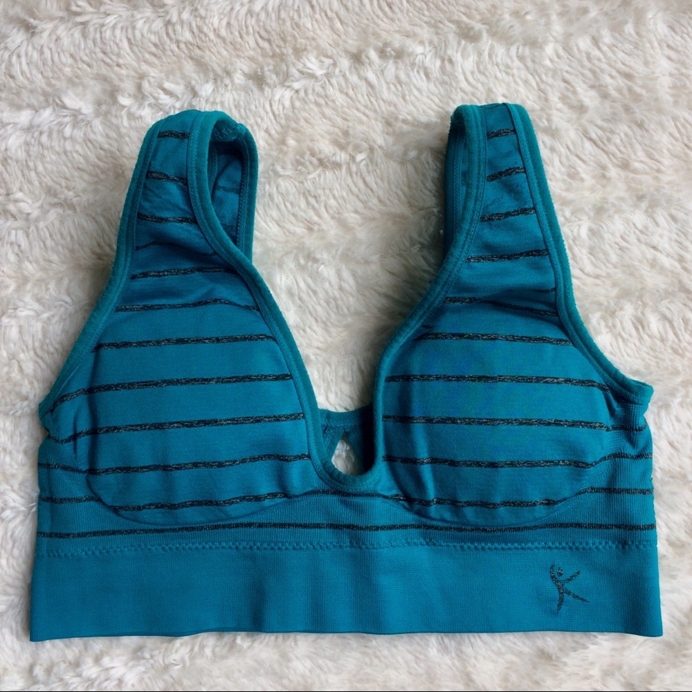 Fitness Outfit Bundle! - Picture 4 of 4